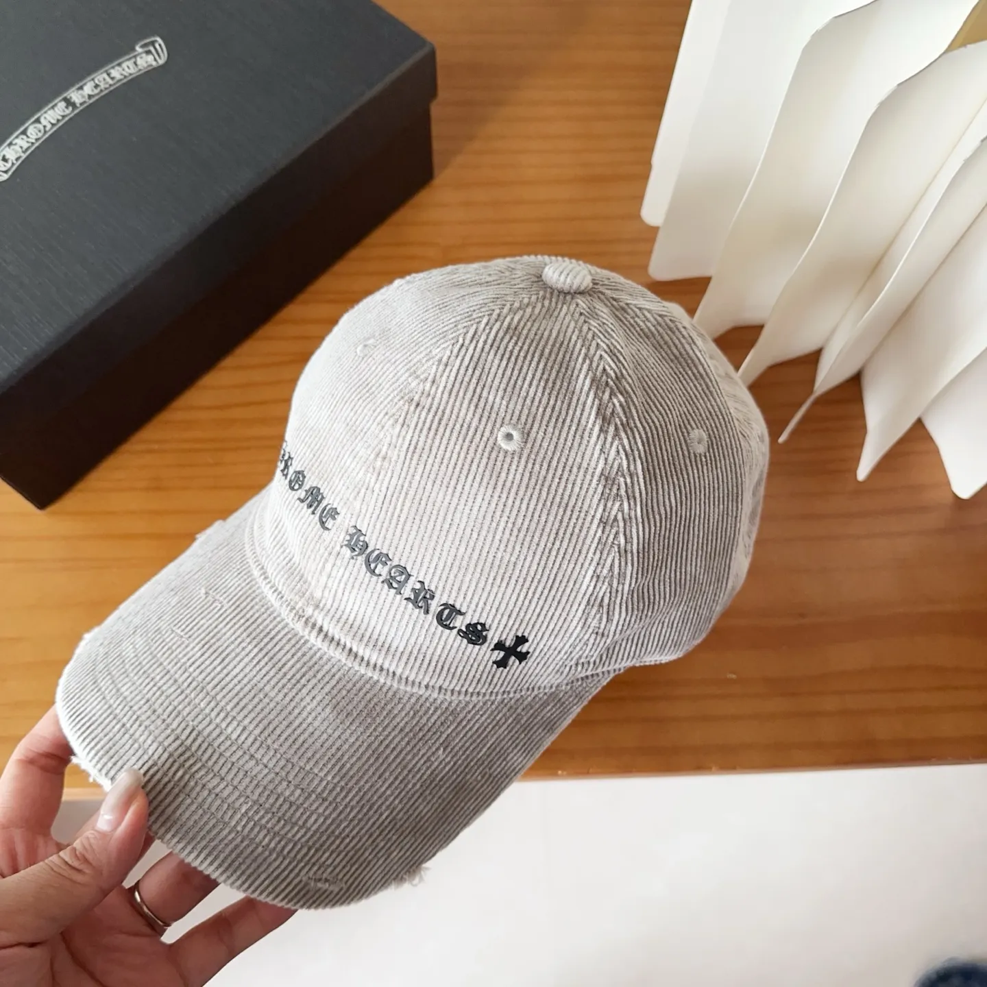 💰56 Chrome Hearts 💓Early autumn Korean style fashion retro distressed hole hat wear design versatile baseball cap peaked cap